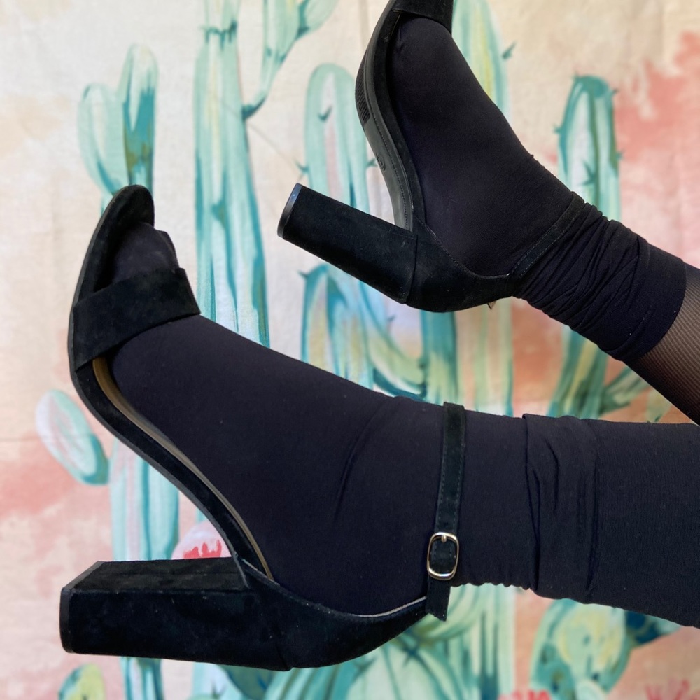 Black block heel